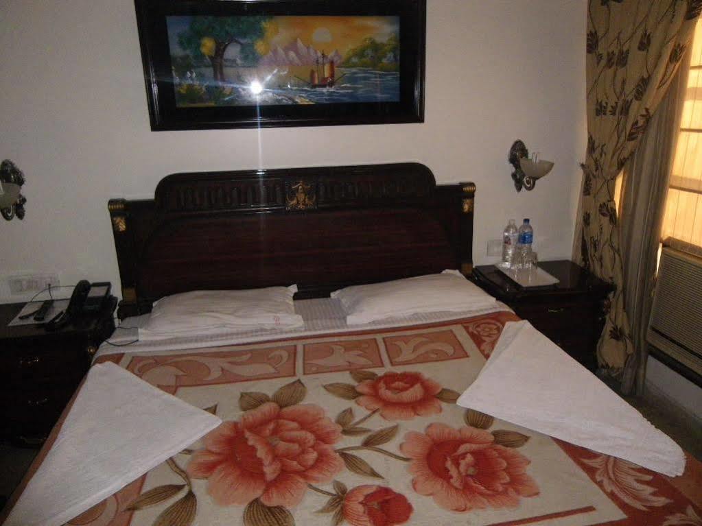 Hotel O Mid Town دلهي المظهر الخارجي الصورة